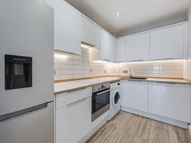 Flat for sale in London Borough of Lewisham, Greater London