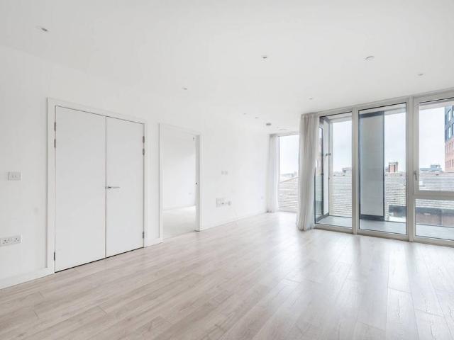 Flat for sale in Greater London