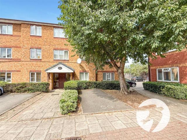 Flat for sale in Well Hall, Greater London