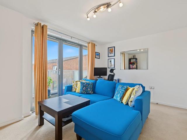Flat for sale in London Borough of Newham, Greater London