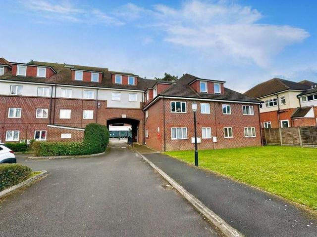 Flat for sale in Portswood Park, City Of Southampton