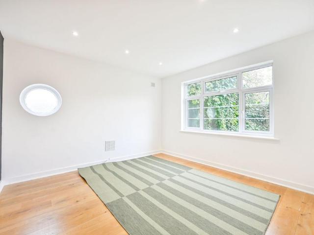 Flat for sale in Alperton, Greater London