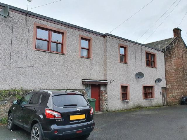 Flat for sale in Mauchline, Scotland