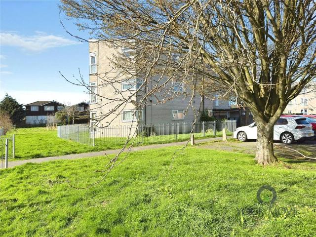 Flat for sale in Hamlands, Eastbourne