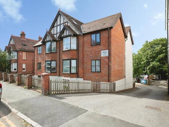 Flat for sale in Castlefield, Cressex