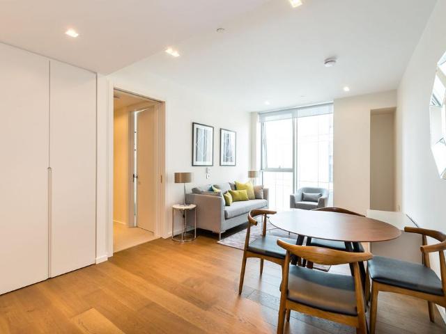 Flat for sale in West Kensington, Greater London