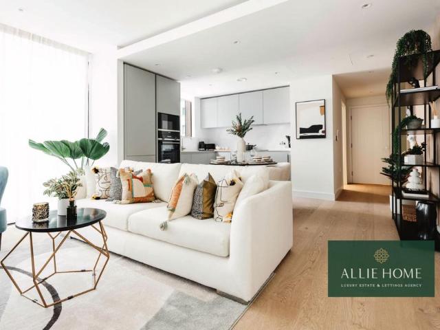 Flat for sale in Isle Of Dogs, Greater London