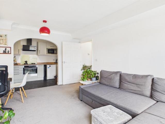Flat for sale in London Borough of Lambeth, Greater London