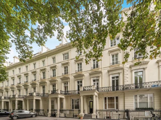 Flat for sale in City of Westminster, Greater London