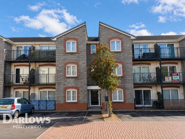 Flat for sale in Hawthorn, Pontypridd