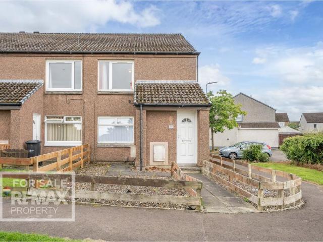Flat for sale in Ormiston, Scotland
