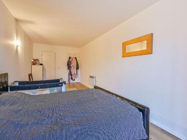 Flat for sale in Ratcliffe, Limehouse