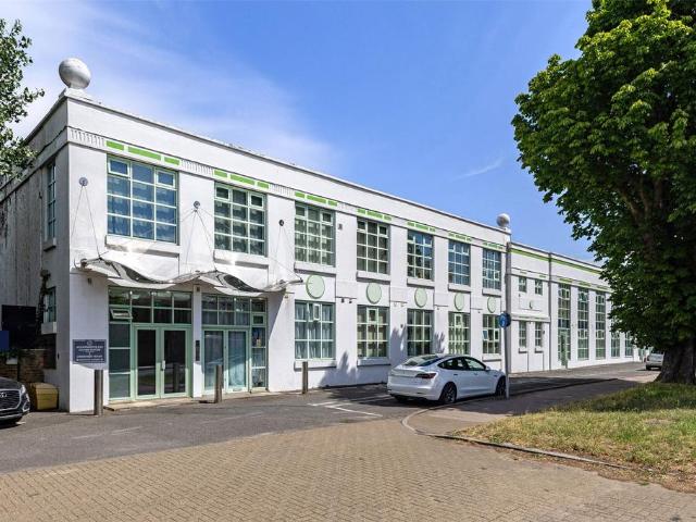 Flat for sale in St Margarets, Greater London