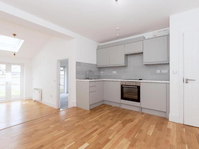 Flat for sale in Fishersgate, West Sussex