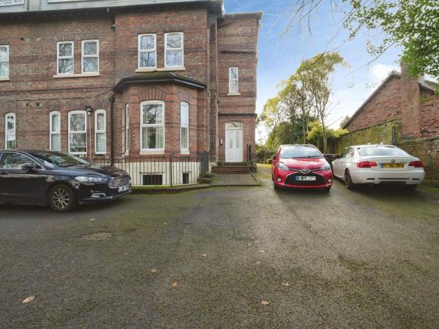 Flat for sale in Sedgley Park, Bury