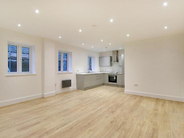 Flat for sale in Uckfield, Cross In Hand