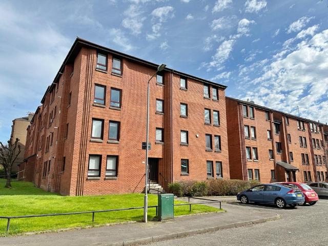 Flat for sale in Budhill, Scotland