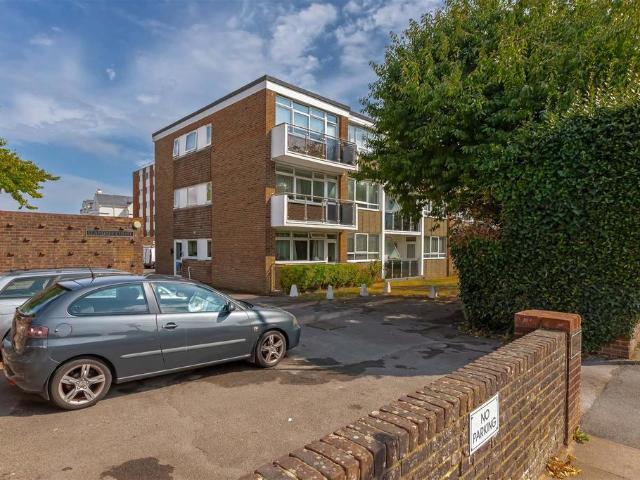Flat for sale in West Worthing, Worthing