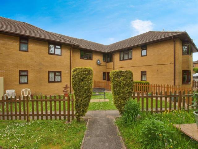Flat for sale in Barton Stacey, Hampshire
