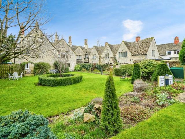 Flat for sale in Black Bourton, Oxfordshire