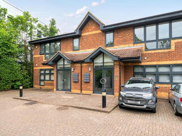 Flat for sale in Hampton, Greater London