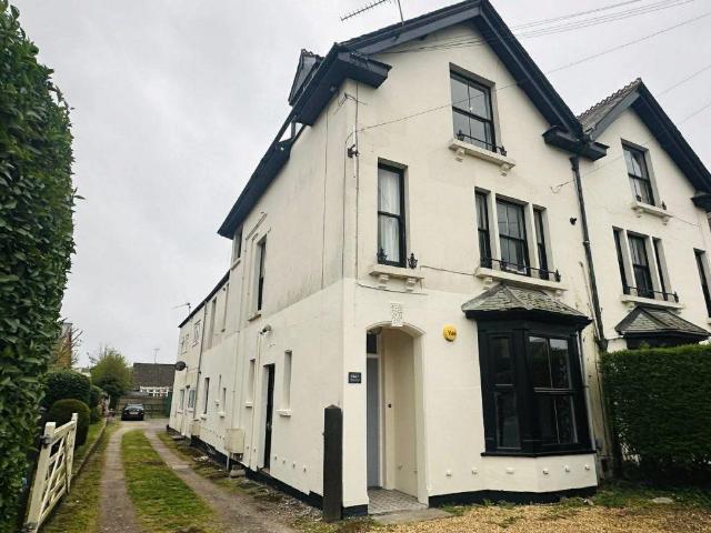 Flat for sale in Enborne, West Berkshire