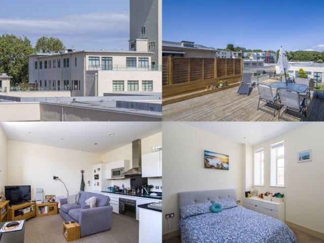 Flat for sale in Barry, Wales