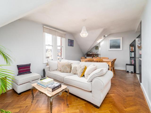 Flat for sale in Ferme Park, Greater London