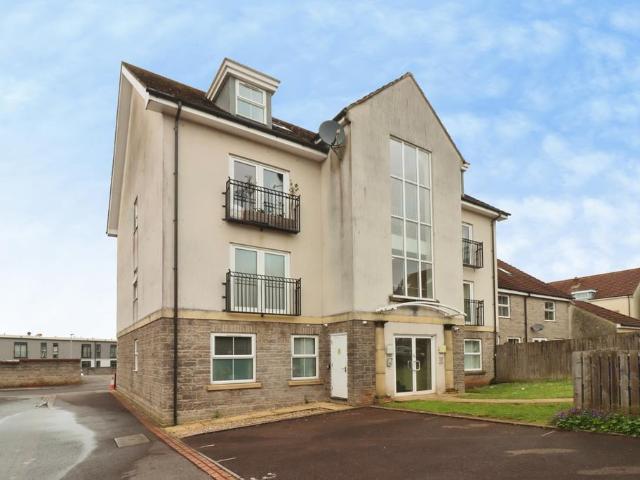 Flat for sale in Kingswood