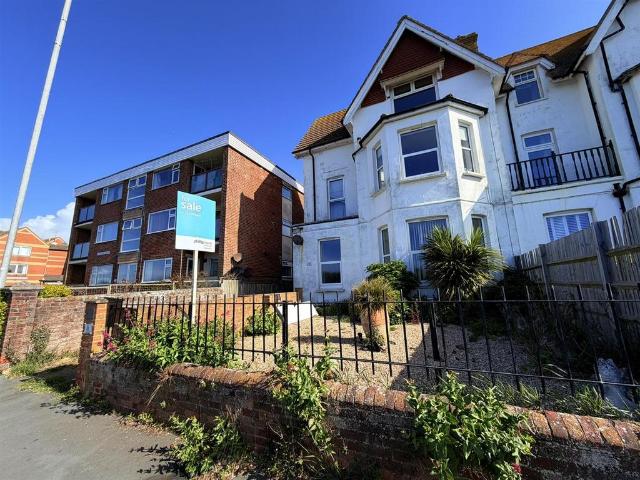 Flat for sale in Seaford, Iford
