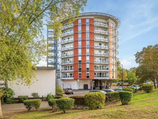 Flat for sale in Royal Borough of Greenwich, Greater London