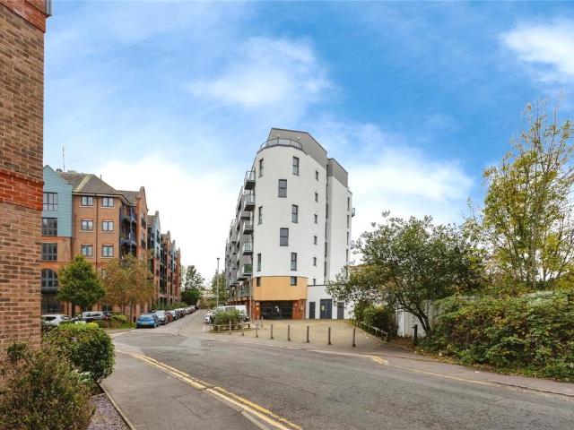 Flat for sale in Brook Street, Bourne Vale