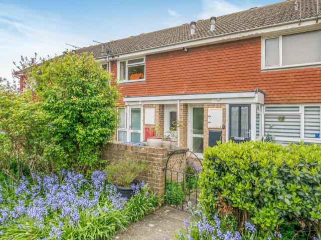 Flat for sale in Fishersgate, West Sussex