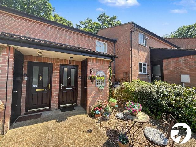 Flat for sale in Chatham