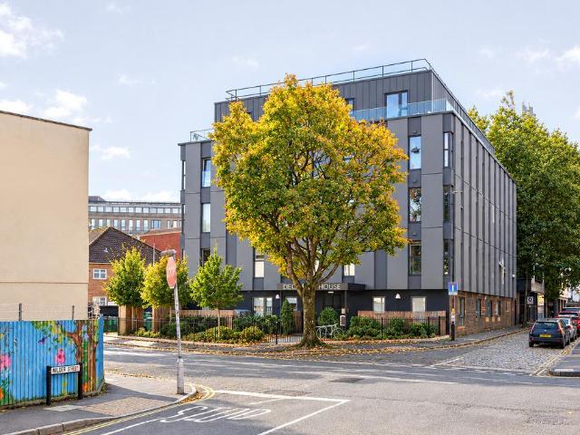 Flat for sale in Stokes Croft, Bristol