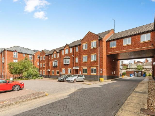 Flat for sale in Kettering
