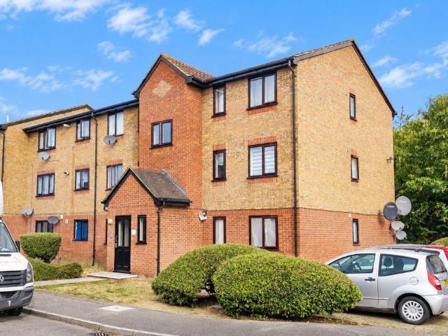 Flat for sale in London Borough of Enfield, Greater London