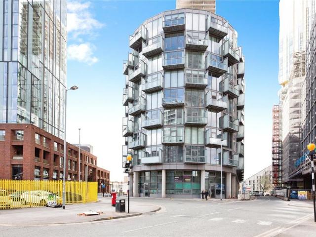 Flat for sale in Blackfriars, Salford