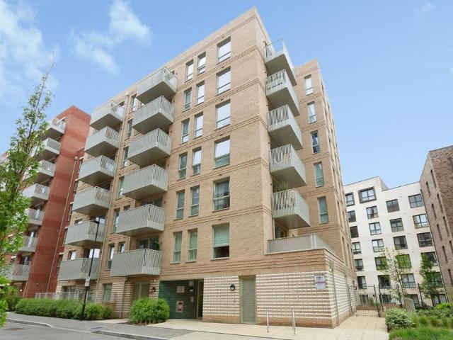 Flat for sale in Upper Walthamstow, Greater London