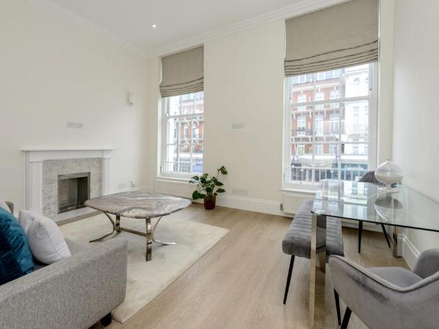 Flat for sale in South Kensington, Isle Of Man