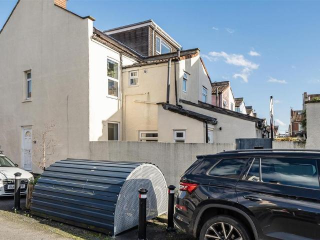 Flat for sale in Feckenham, City Of Bristol