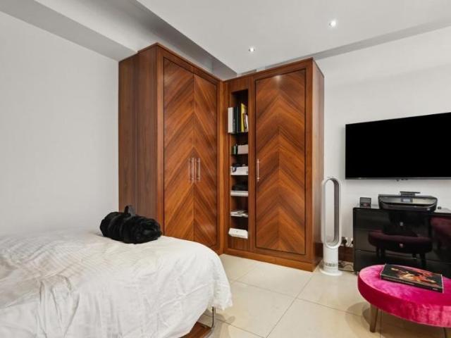 Flat for sale in City of Westminster, Greater London