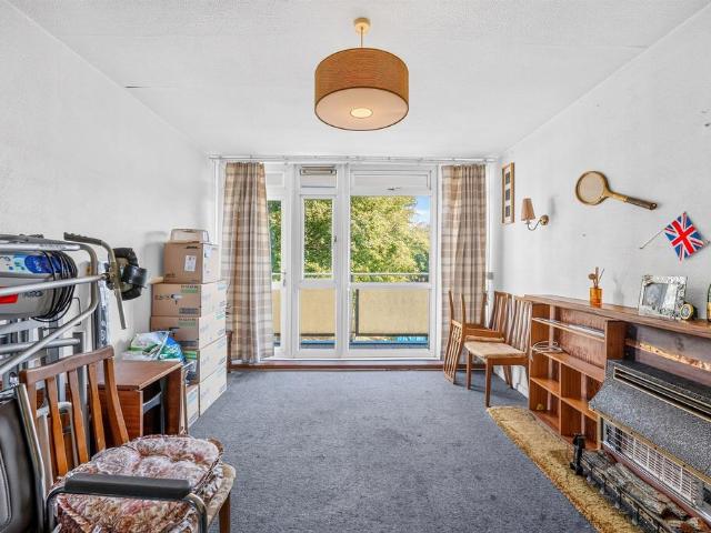 Flat for sale in Southfields, Greater London