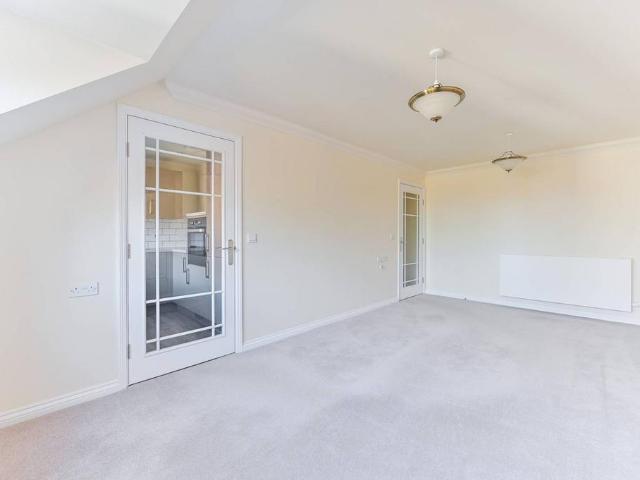 Flat for sale in London Borough of Croydon, Greater London