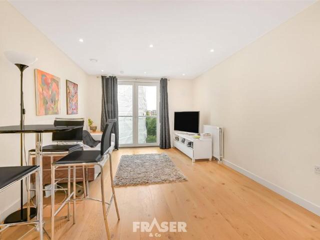Flat for sale in Hoxton, De Beauvoir Town