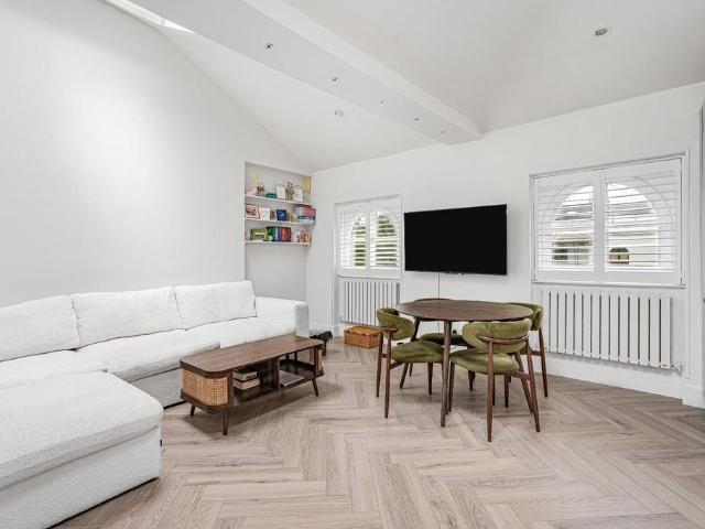 Flat for sale in Kensal Town, Greater London