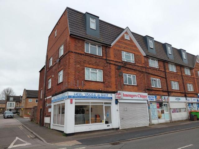 Flat for sale in Caterham on the Hill, Hillview