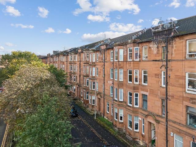 Flat for sale in New Cathcart, Glasgow
