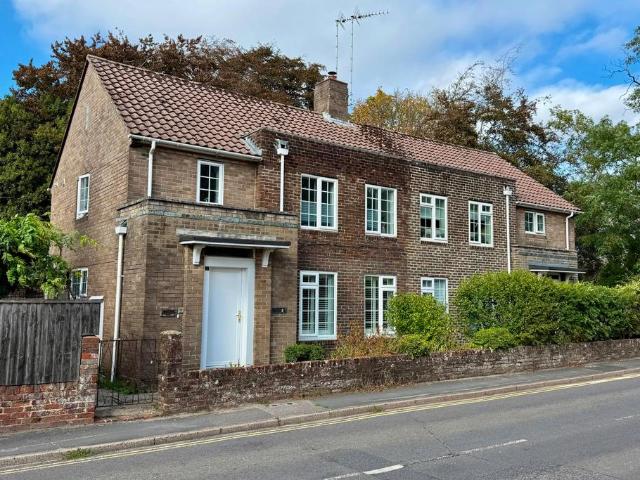 Flat for sale in Ringwood, Ashurst Bridge
