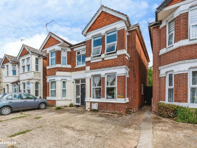 Flat for sale in Hill, City Of Southampton